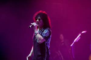Paul Shortino performs with other band members during song rehearsal for "Raiding the Rock Vault" in the LVH Theater at LVH on Wednesday.